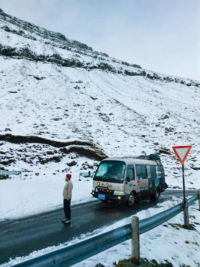 英!他带3岁女儿房车闯122国冰岛遇险看哭全网j9九游会俱乐部登录入口从破产退学到福布斯精(图10) 英!他带3岁女儿房车闯122国冰岛遇险看哭全网j9九游会俱乐部登录入口从破产退学到福布斯精(图10)